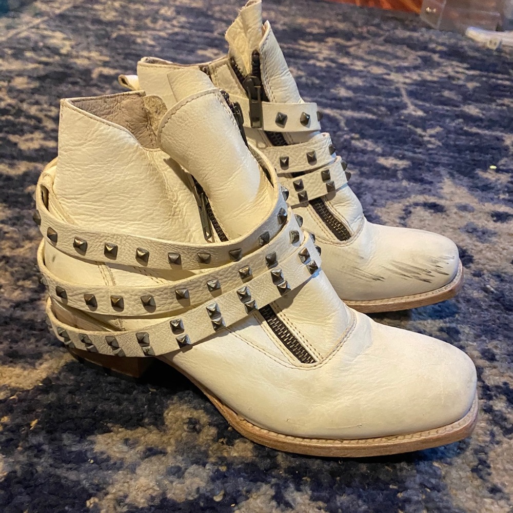 Freebird white booties